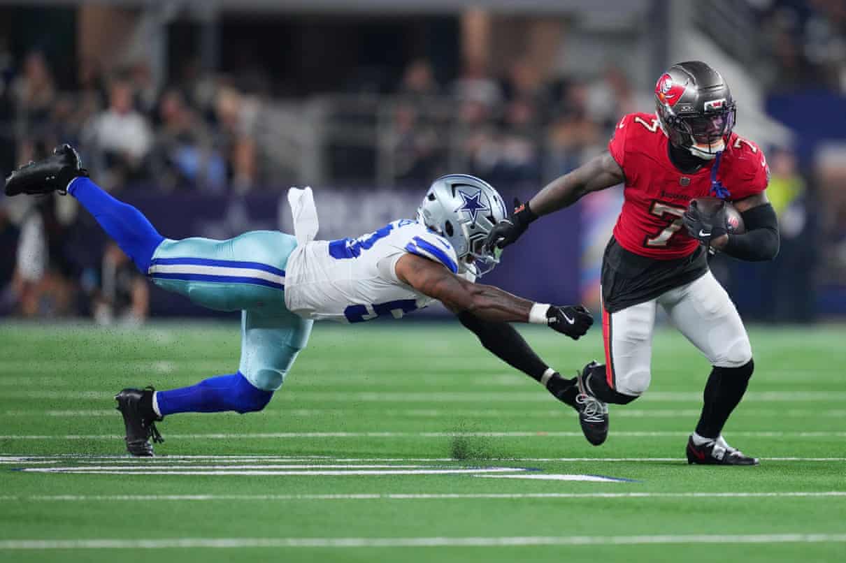 Bucky Irving faz uma arruaça enquanto os Buccaneers surpreendem os Cowboys na primeira vitória da temporada