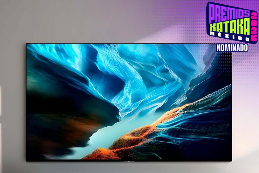 Pantalla OLED anti reflejos con muchos años de actualizaciones. Su control se recarga con el sol