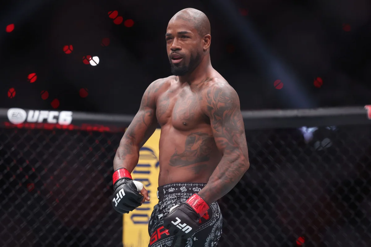Lutador do UFC se envolve em acidente de carro enquanto fazia live