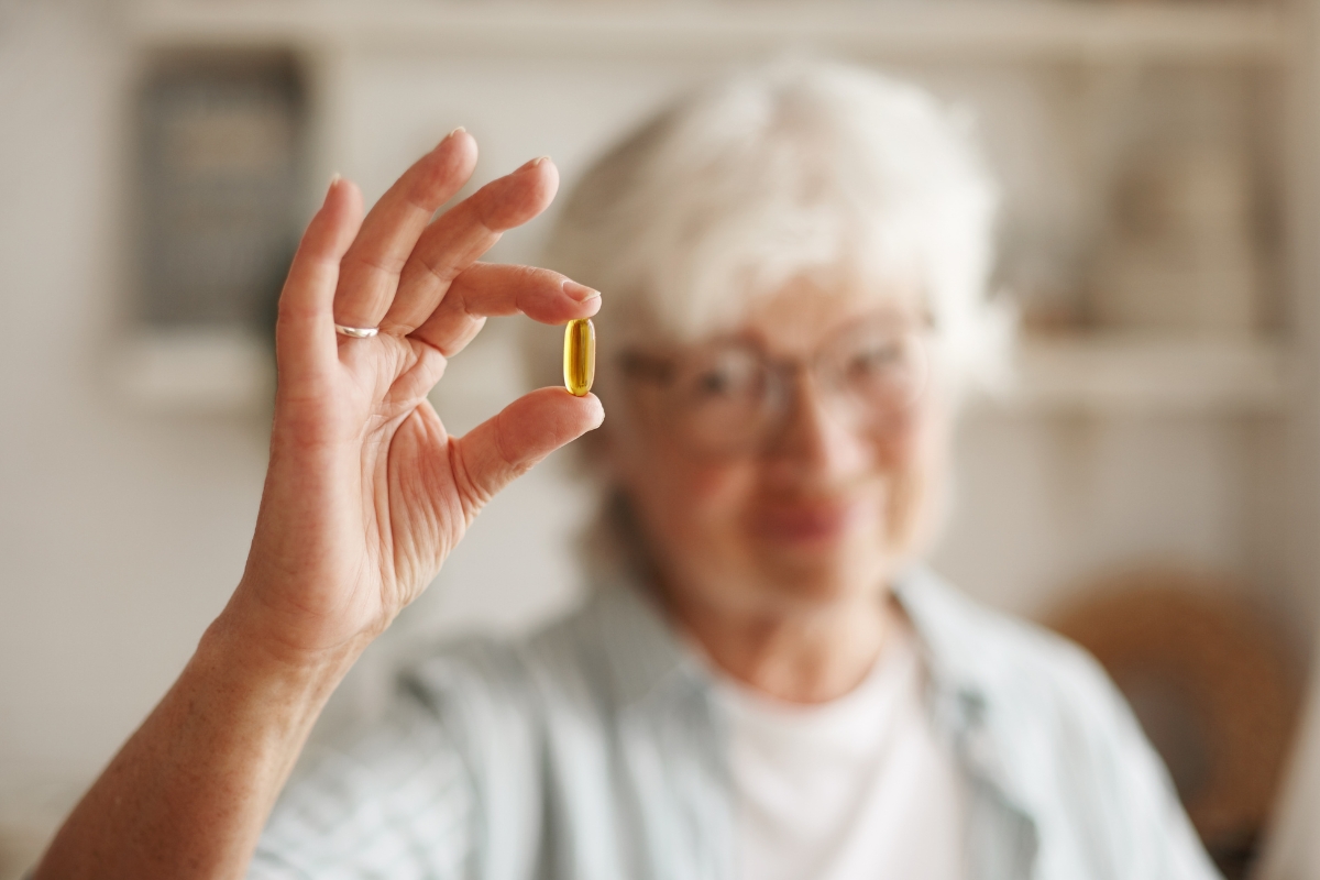 Creatina, ômega-3 e B12: todos precisam de suplementos após os 40 anos?
