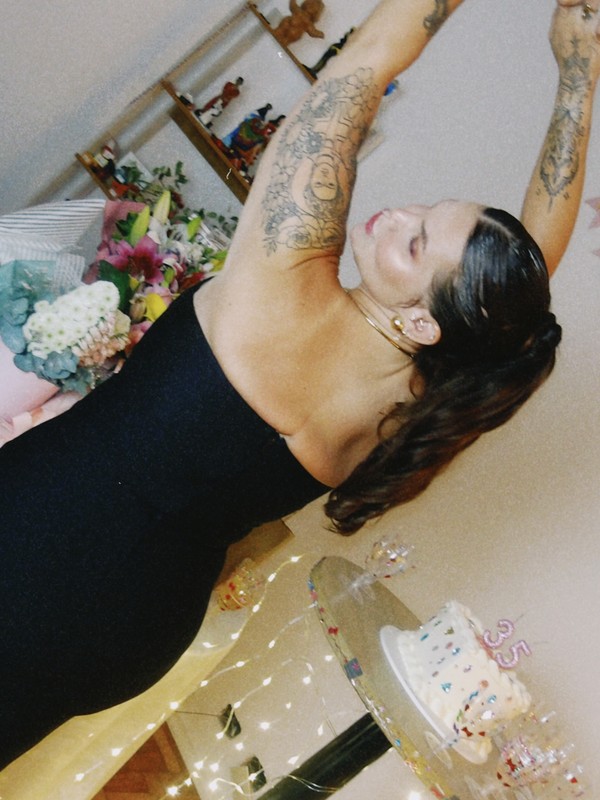 De ultradecote, Thais Carla mostra fotos da festa de 35 anos: 'Do jeitinho que eu queria'