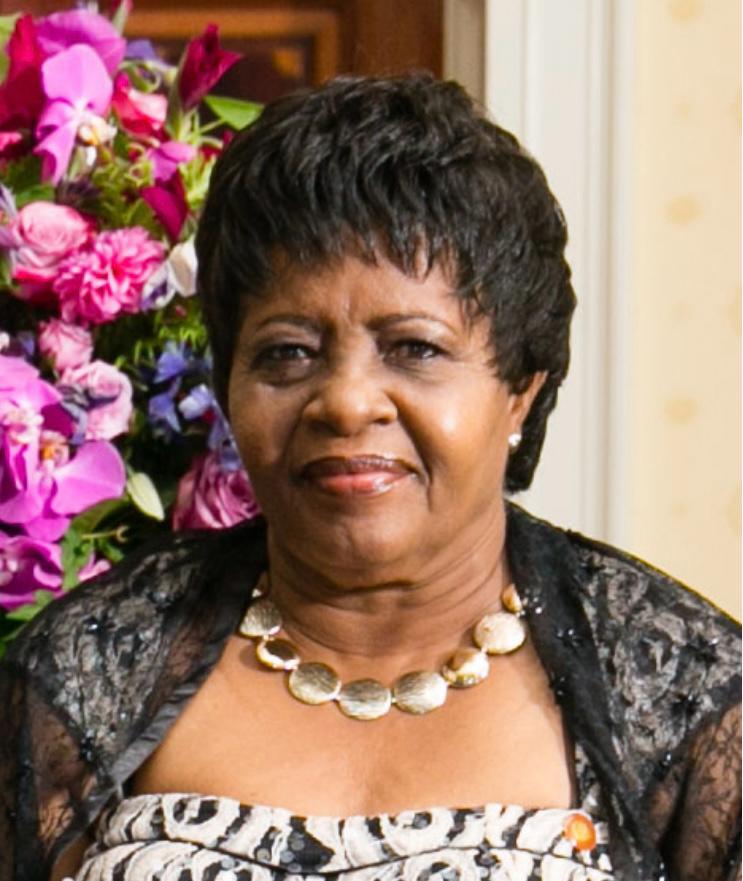 Nandi-Ndaitwah estende condolências à família de Pohamba