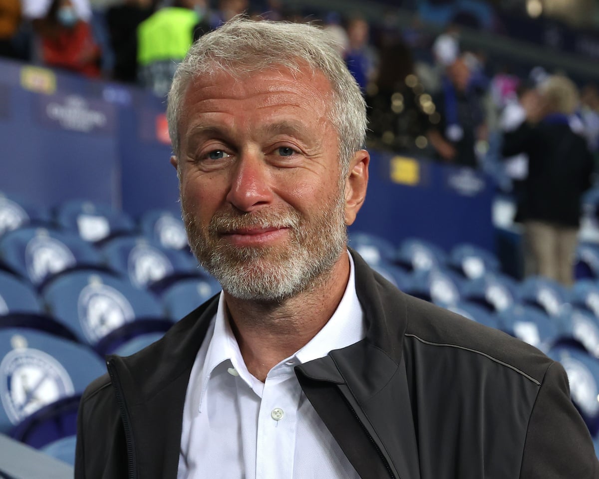 Ajudantes de Roman Abramovich falsificaram documentos para ocultar ativos e evitar impostos, sugerem os registros