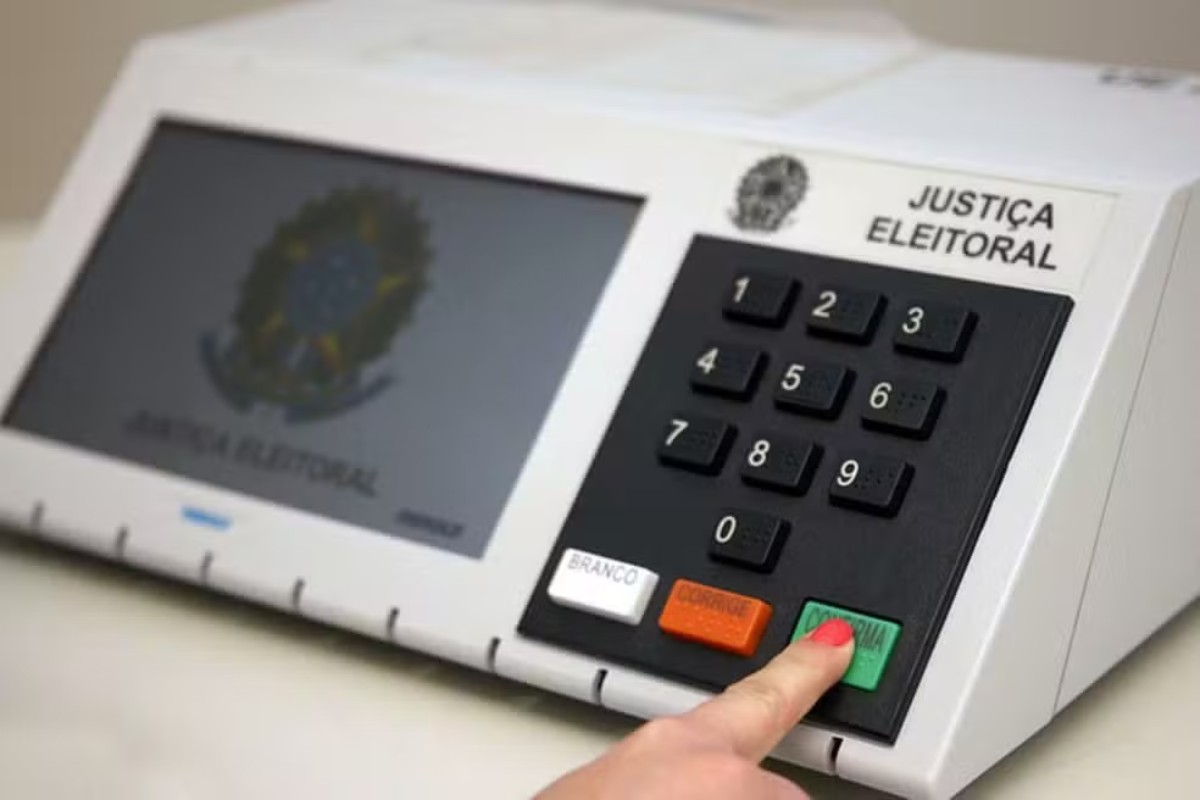 Mais de 158 milhões de brasileiros podem voltar às urnas neste domingo; cinco estados e o DF elegem presidente e governador
