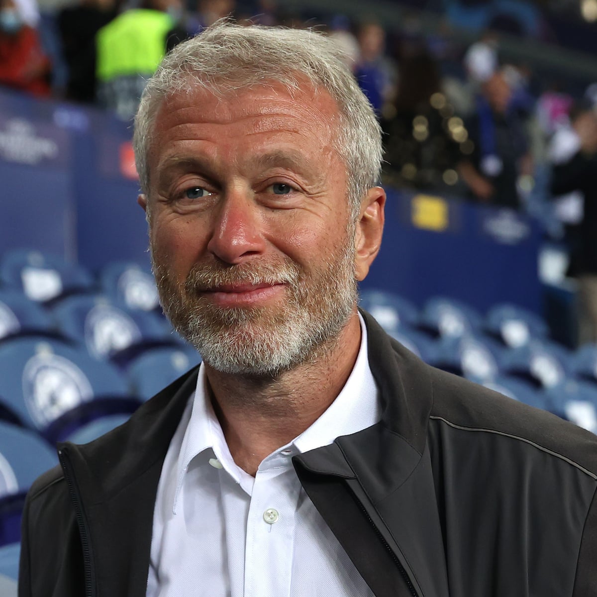 Ajudantes de Roman Abramovich falsificaram documentos para ocultar ativos e evitar impostos, sugerem os registros