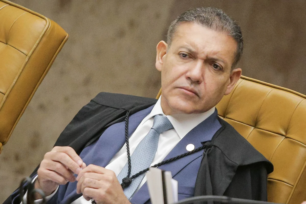 Ministro do TSE impede Nunes Marques de derrubar “Exército do Lula”