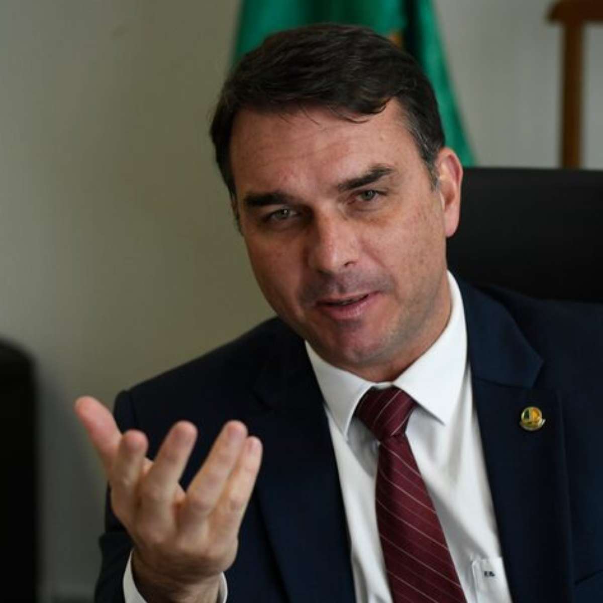 'Split payment' inviabiliza capital de giro para empresas, diz Flávio Bolsonaro