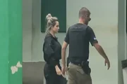 A influenciadora digital e advogada Deolane Bezerra foi presa na manhã de 21 de maio, em Alphaville, na Grande São Paulo, durante uma operação do Ministério Público de São Paulo (MPSP) e da Polícia Civil que investiga um suposto esquema de lavagem de dinheiro ligado ao Primeiro Comando da Capital (PCC).