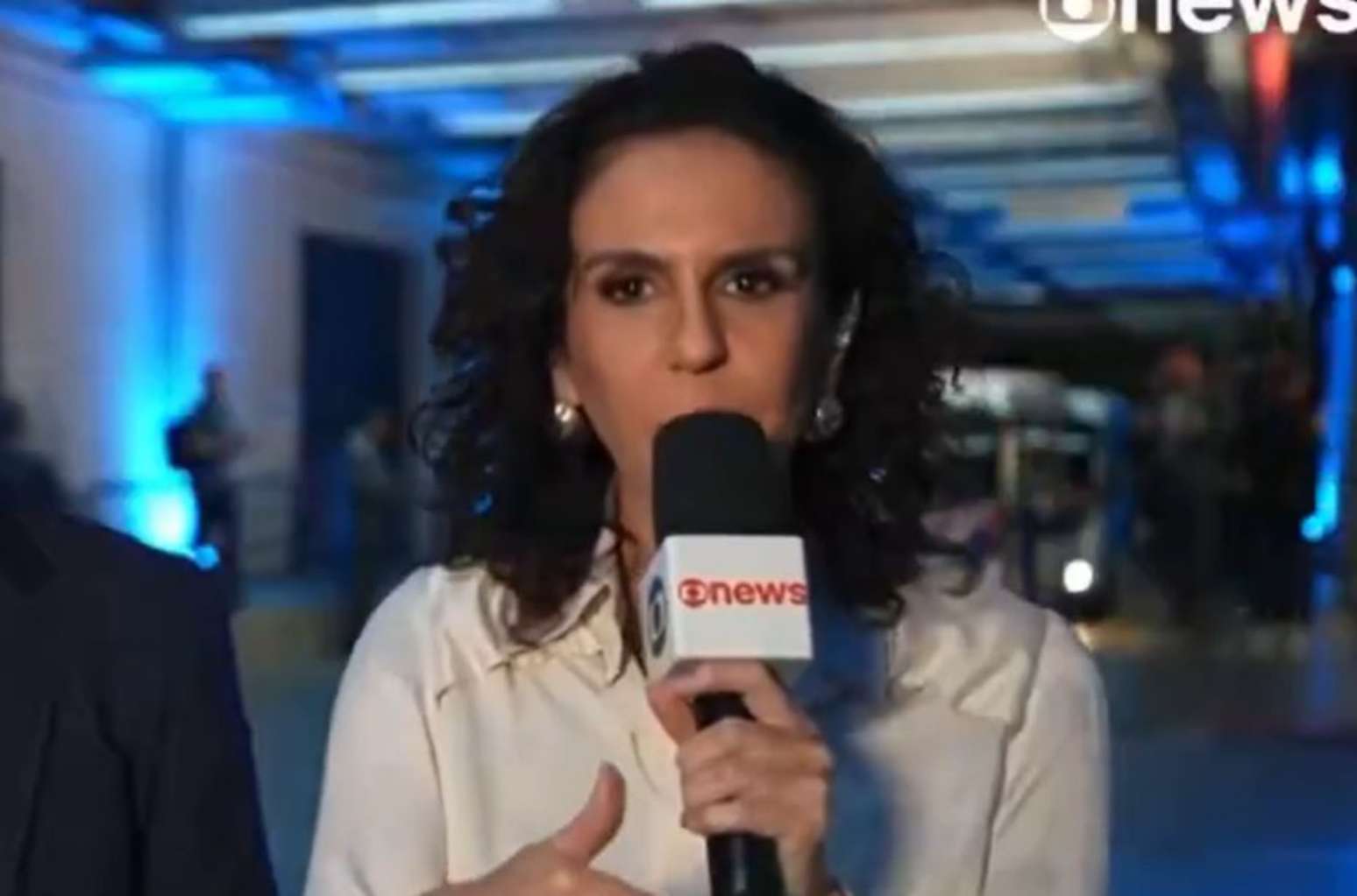 Malu Gaspar diz que Fl&aacute;vio Bolsonaro exigiu aus&ecirc;ncia de Renan do Santos em debate
