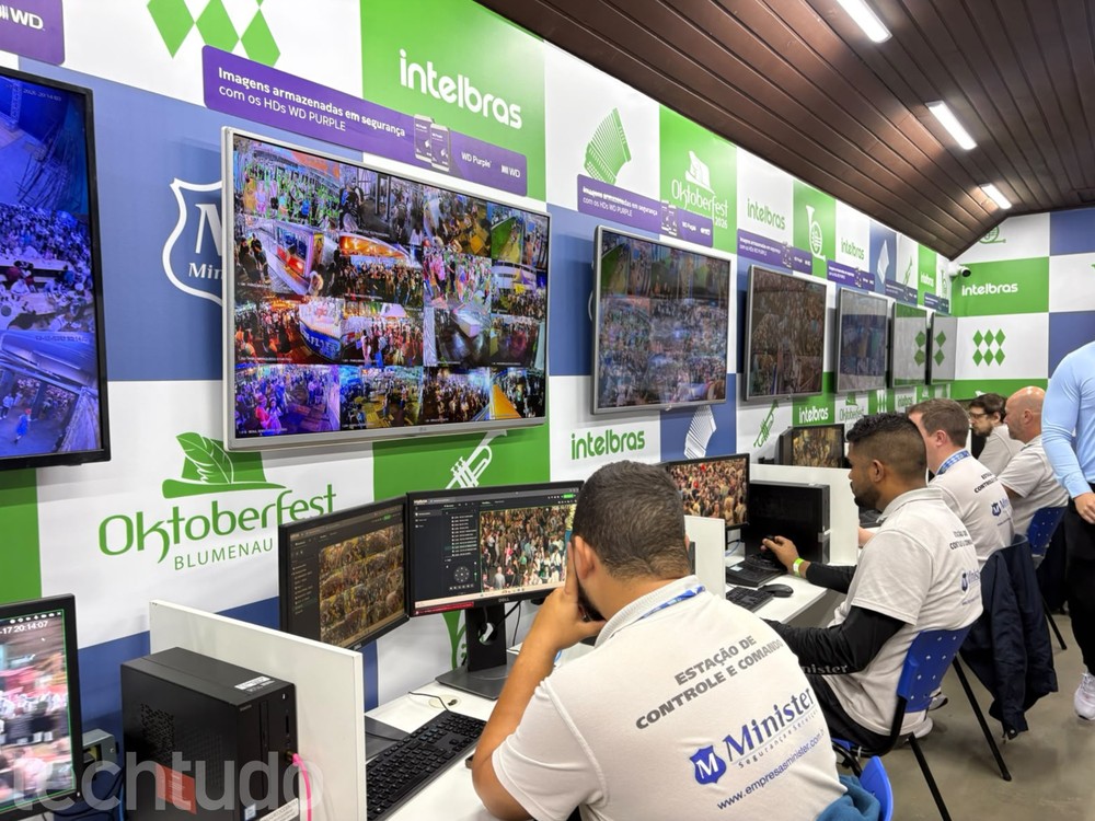 A operação conta com mais de 400 canais de vídeo com monitoramento por IA — Foto: Lucas Loyo/TechTudo
