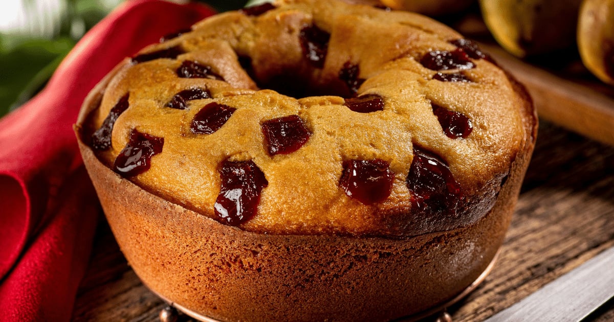 Tem goiabada em casa: aprenda a fazer esse bolo fofinho de liquidificador para o lanche da tarde