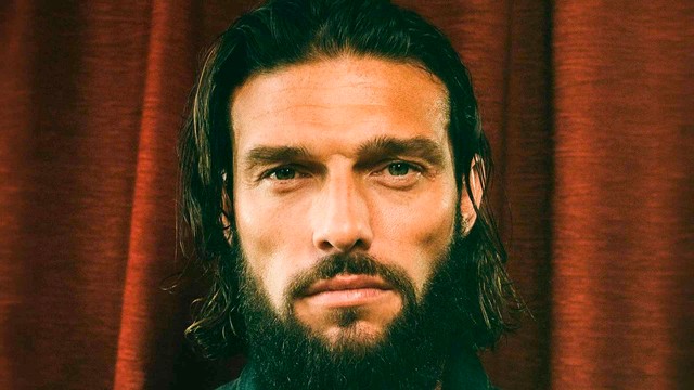 Ex-jogador da seleção inglesa, Andy Carroll revela nome de famoso que abusou sexualmente dele