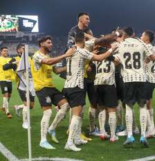 Elenco do Corinthians festeja gol marcado por Balbuena contra o Athletico-PR (Foto: Rodrigo Coca/Agência Corinthians) Foto: Elenco do Corinthians festeja gol marcado por Balbuena contra o Athletico-PR ( Rodrigo Coca/Agência Corinthians) / Gávea News