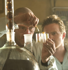 Imagem da matéria: Bryan Cranston reage à morte do 'filho' em Breaking Bad: 'Estou em profundo desespero'