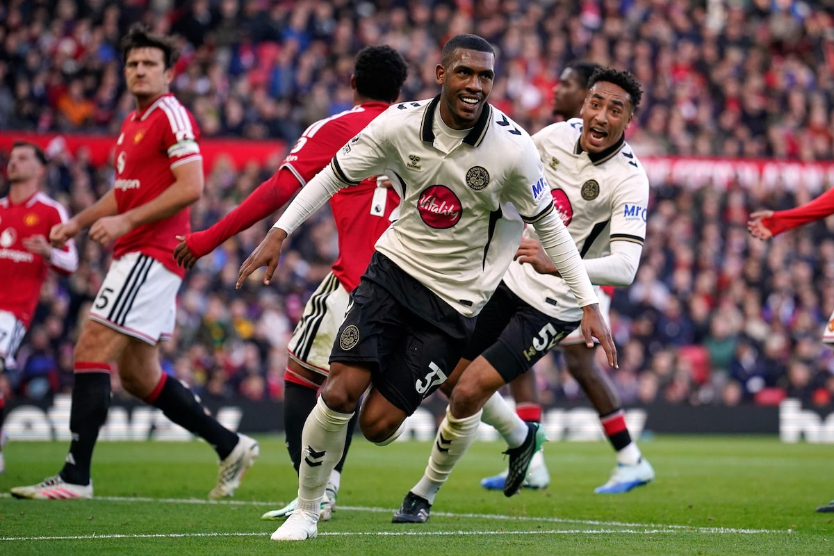 Rayan e Evanilson marcam em vitória do Bournemouth sobre o Manchester United
