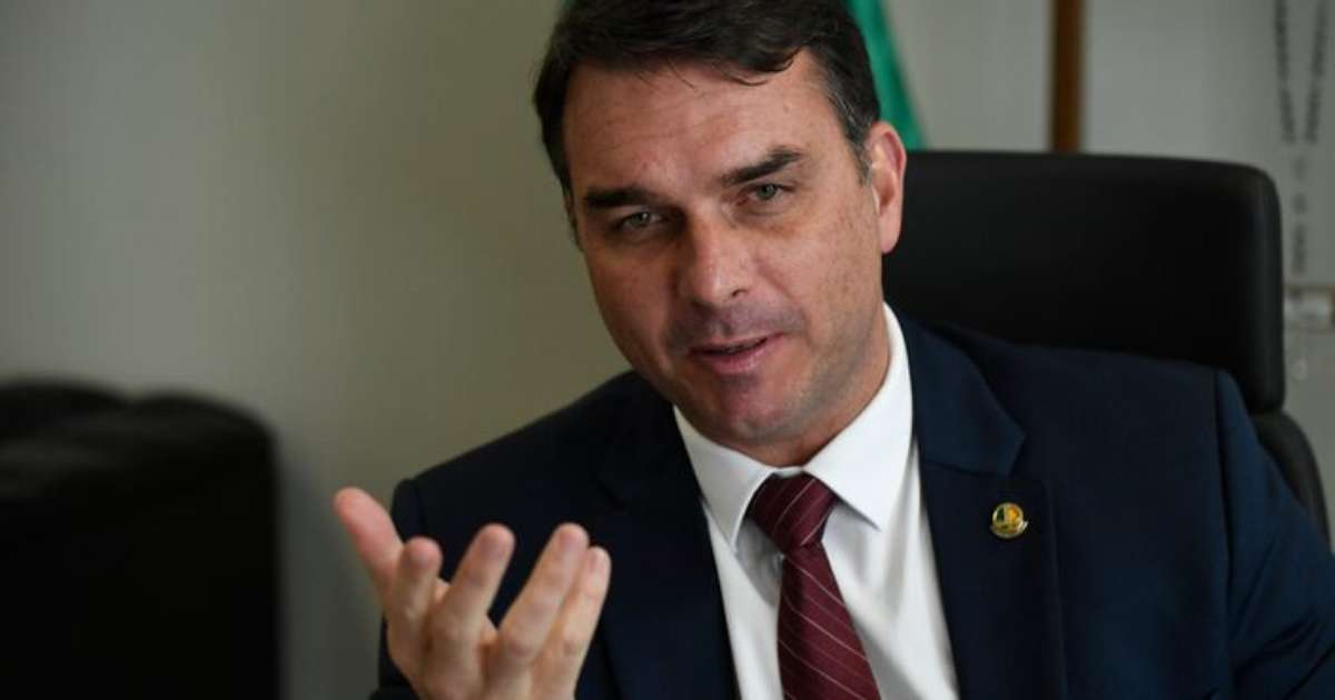 'Split payment' inviabiliza capital de giro para empresas, diz Flávio Bolsonaro