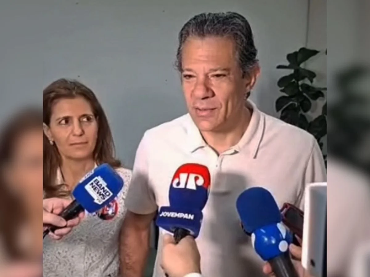 Haddad vota em SP e diz que há "clima excelente" para a reeleição de Lula
