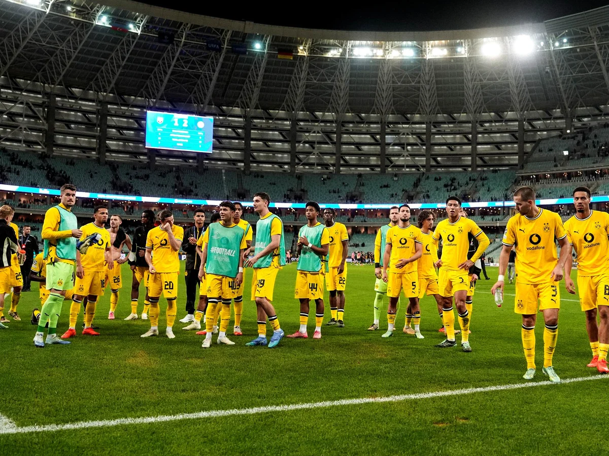 Elenco do Borussia Dortmund não toma banho após jogo por medo de bactéria