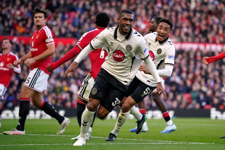 Rayan e Evanilson marcam em vitória do Bournemouth sobre o Manchester United