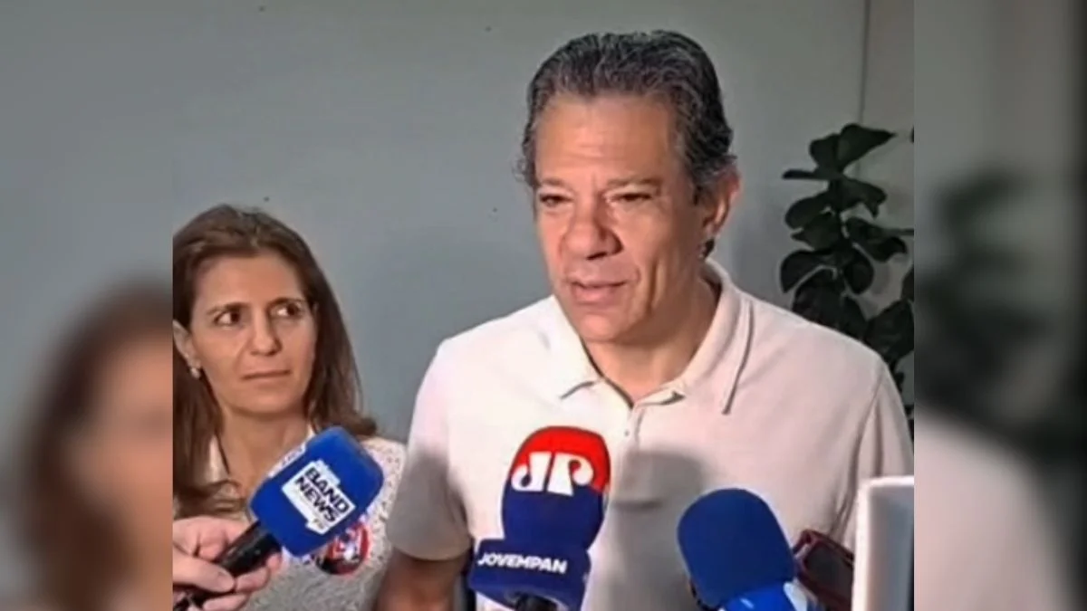 Haddad vota em SP e diz que há "clima excelente" para a reeleição de Lula