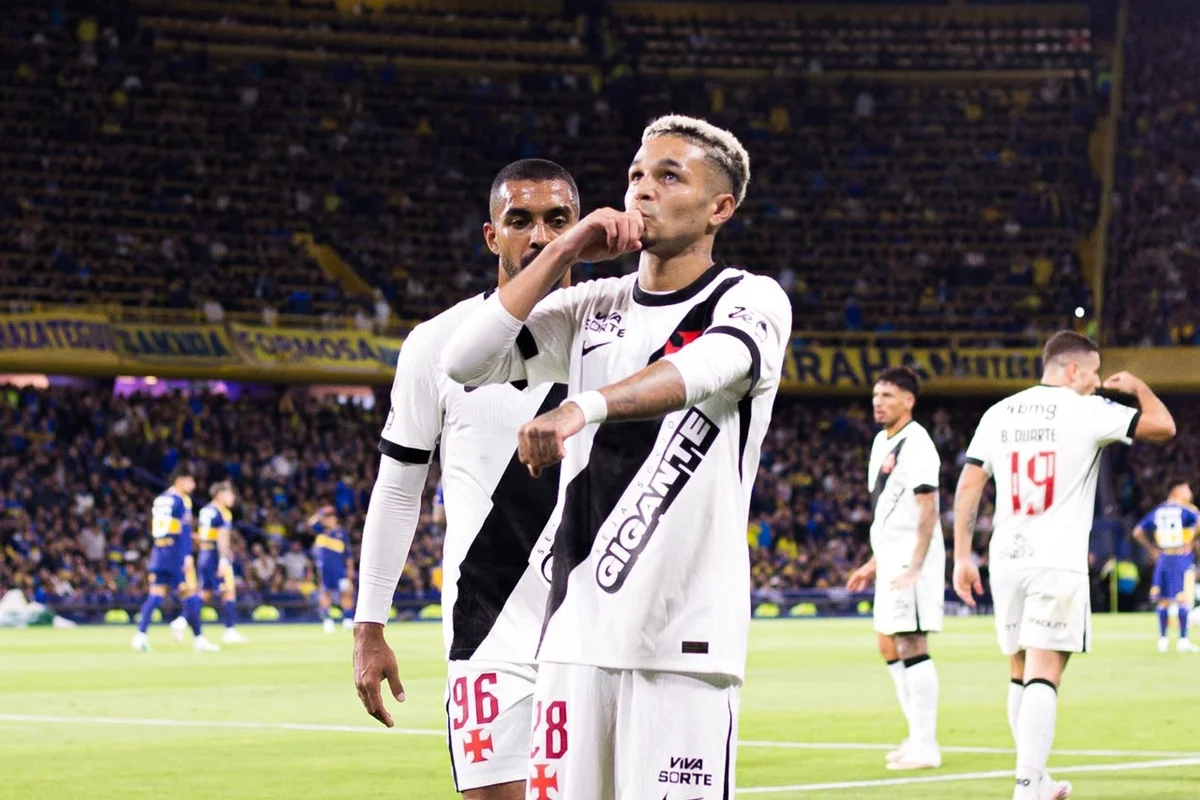 Com um a menos, Vasco vence Boca Juniors e quebra tabu de 75 anos