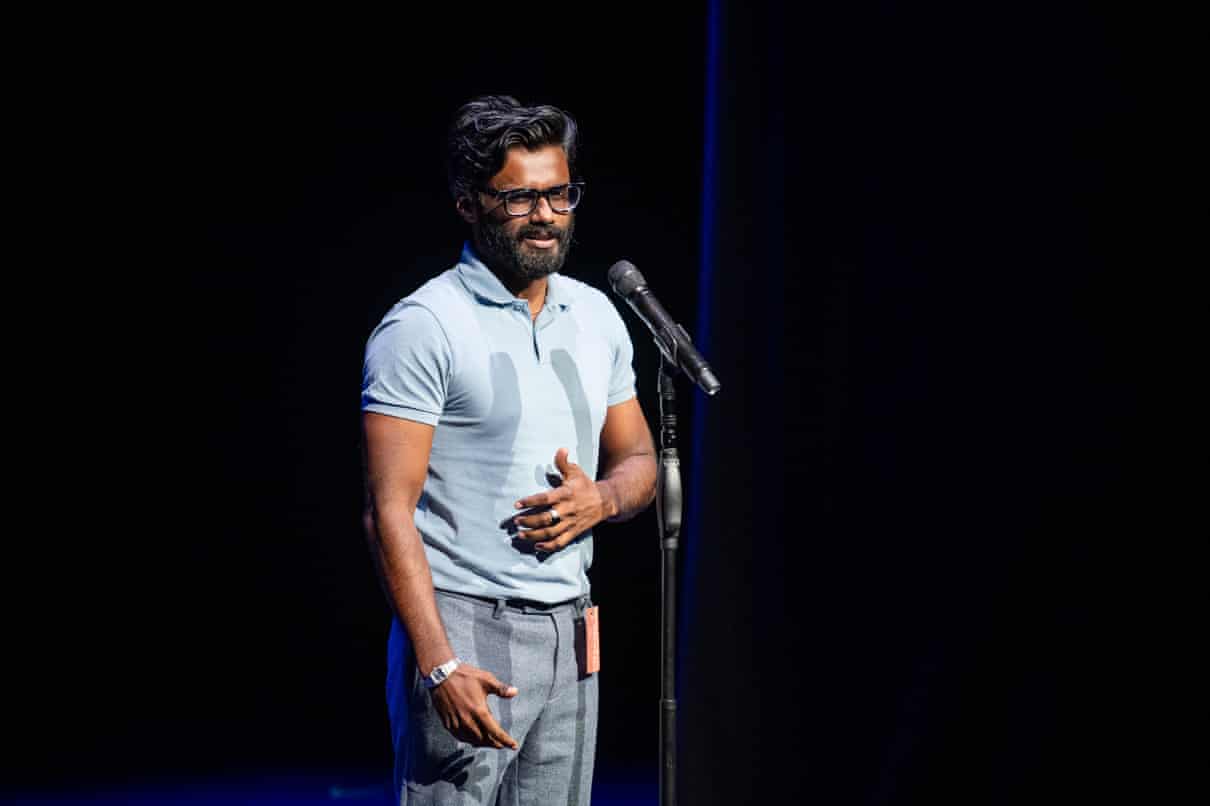 Um garoto de doze anos vence prêmio de slam australiano com poema sobre o ChatGPT: 'É totalmente desnecessário'