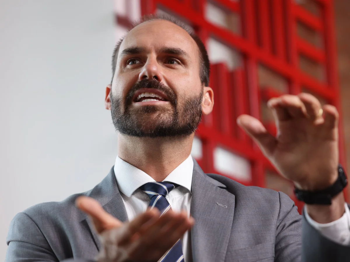 Eduardo diz que decisão de Moraes sobre prisão é "arbitrária e inoportuna"